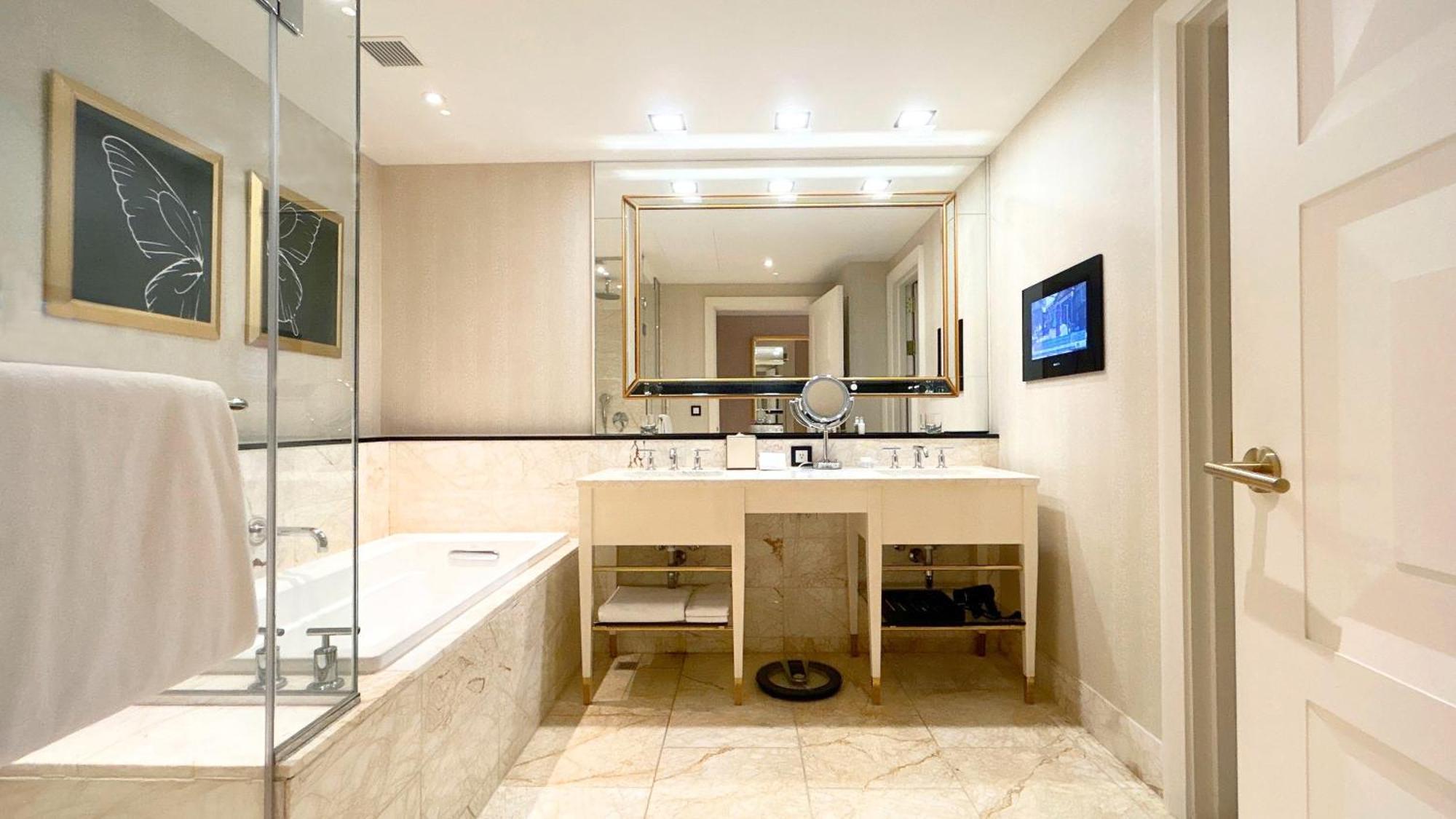The Lin Hotel Taichung Eksteriør billede Bathroom