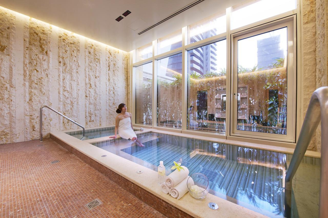 The Lin Hotel Taichung Eksteriør billede A woman in a spa